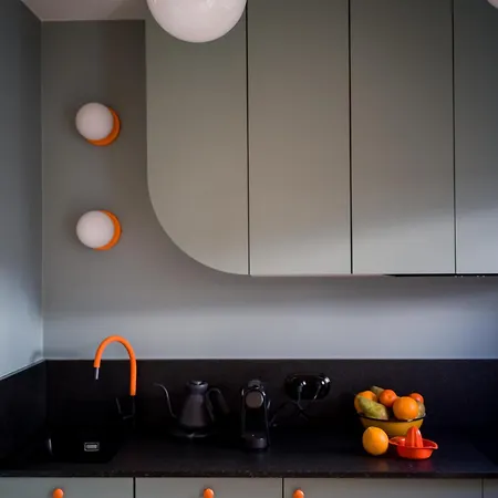 Orange And Towers ヴロツワフ