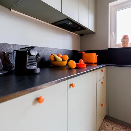 アパート Orange And Towers