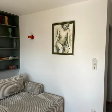 Orange And Towers Apartment *