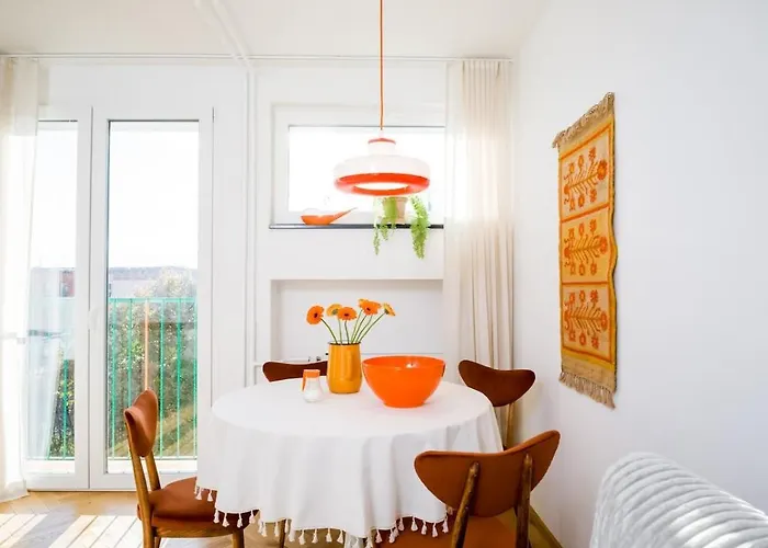 Orange And Towers 브로츠와프